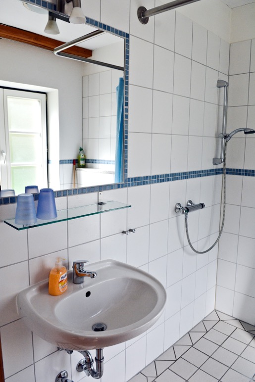 3-Backhaus-Badezimmer